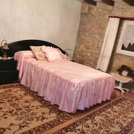 Room In Guest Room - Esthers Farmhouse
